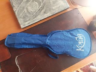 Ukulele Soprano Censon Modelo 1 traído de Francia.