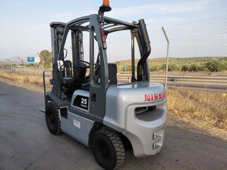 Carretilla elevadora Nissan 25