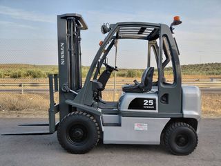 Carretilla elevadora Nissan 25