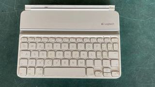 Tastiera Logitech mini iPad bianca