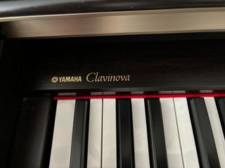 Piano Yamaha CLP-130 + banqueta