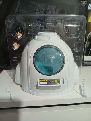 Sh Figuarts Goku & Cápsula Médica