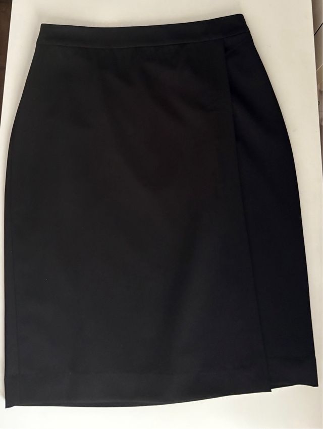 Falda midi negra