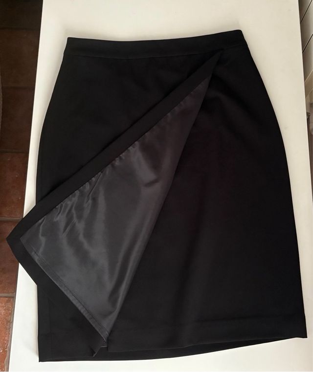 Falda midi negra
