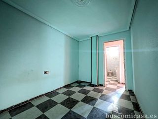 Piso en venta en Linares