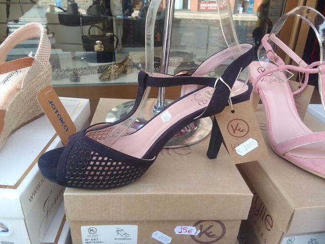 Sandalias Kylie negras, talla 41