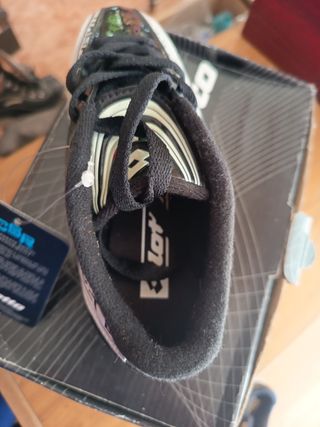 Botas fútbol sala niño talla 33