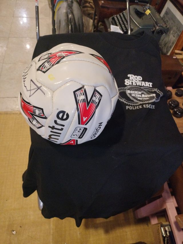Balón fútbol Rod Stewart.AUTOGRAFO.
