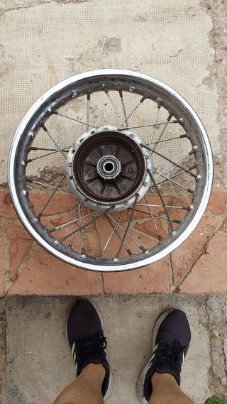 Llanta trasera Yamaha Special 250