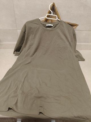 Camiseta Zara verde oliva -