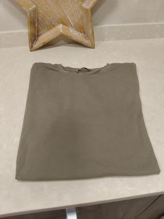 Camiseta Zara verde oliva -