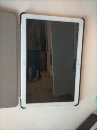 Tablet Huawei blanca - funda incluida