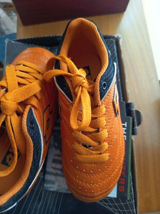 Botas fútbol sala niño nº 28