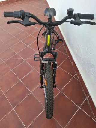 La bici per bambini Rockrider 20" nera è come nuova