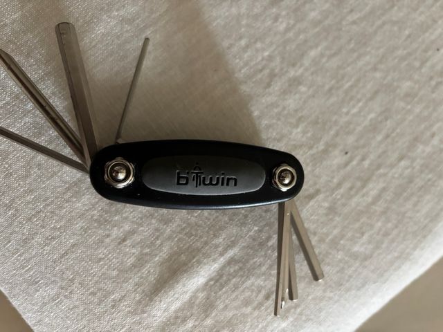 Multiherramienta BTWIN - 8 funciones