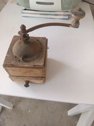 Molinillo café antiguo de madera