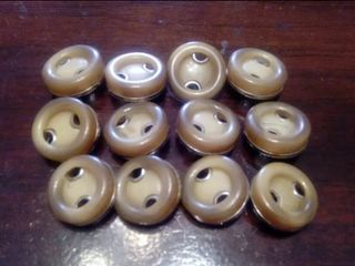 LOTE DE 12 BOTONES ANTIGUOS