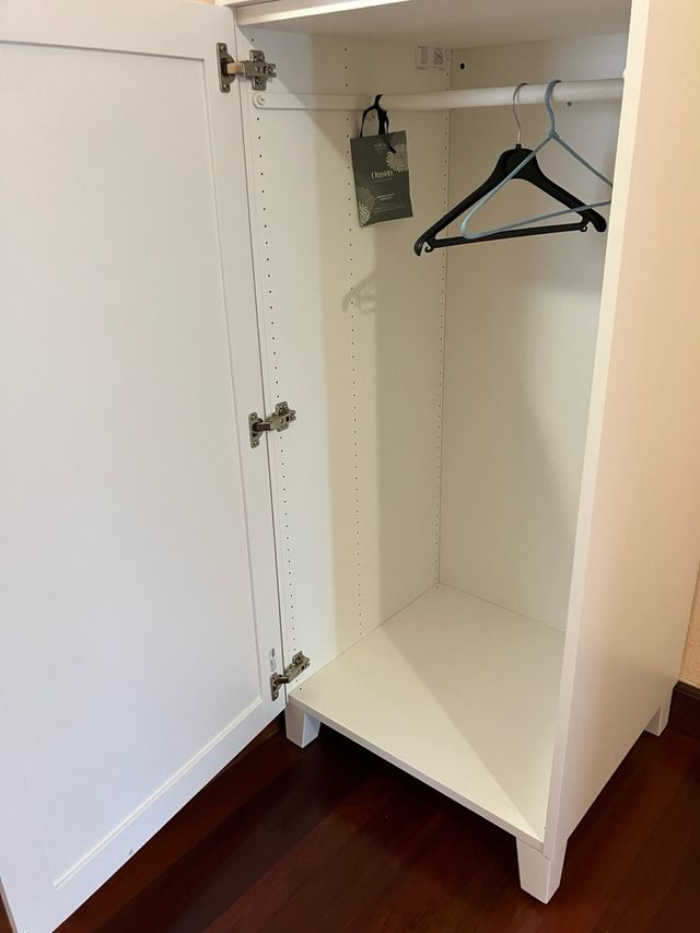 Armario bajo blanco IKEA