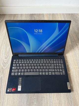 Portátil Lenovo IdeaPad - Azul Oscuro