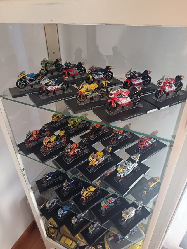Motos Valentino Rossi: colección 1:18