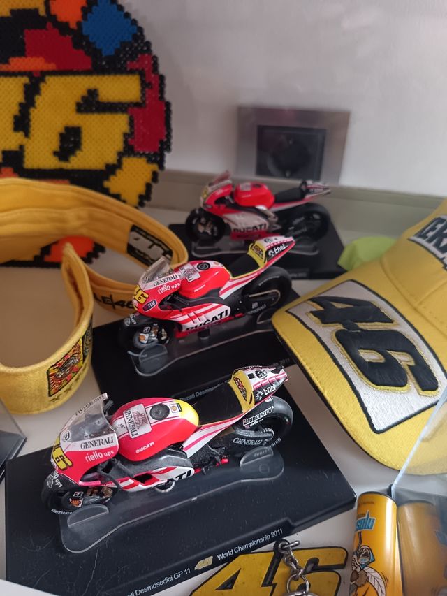 Motos Valentino Rossi: colección 1:18