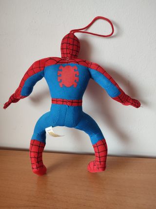 Spiderman Peluche Pequeño Marvel 23CM