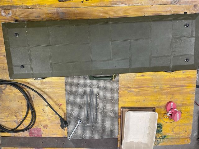 Maletín escopeta: estuche rígido con llave.