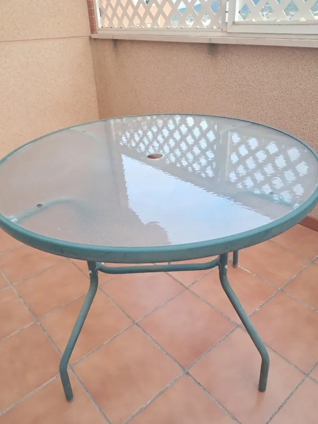 Mesa jardín redonda - cristal y metal