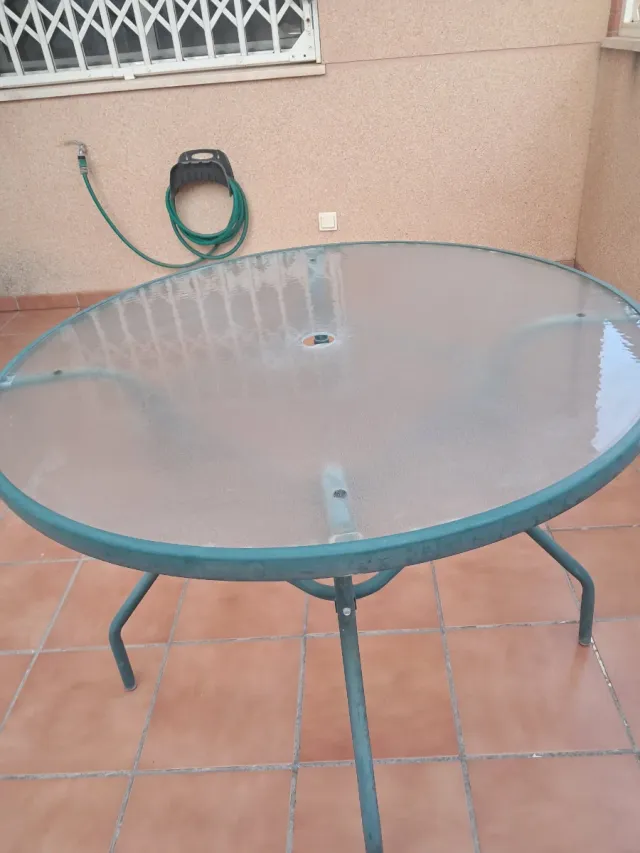 Mesa jardín redonda - cristal y metal