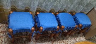 Mesa redonda + 2 sillas + 4 taburetes