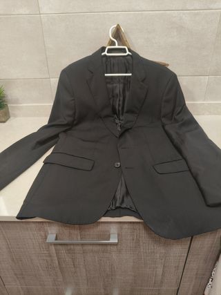 Chaqueta negra Zara hombre clásica 