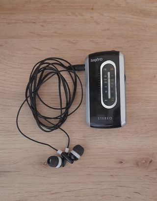Radio Sanyo Portátil - AM/FM