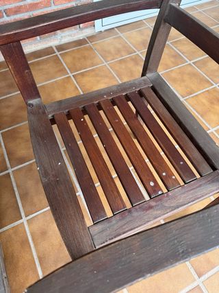 Mesa y sillas jardín -madera marrón