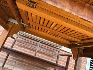 Mesa y sillas jardín -madera marrón