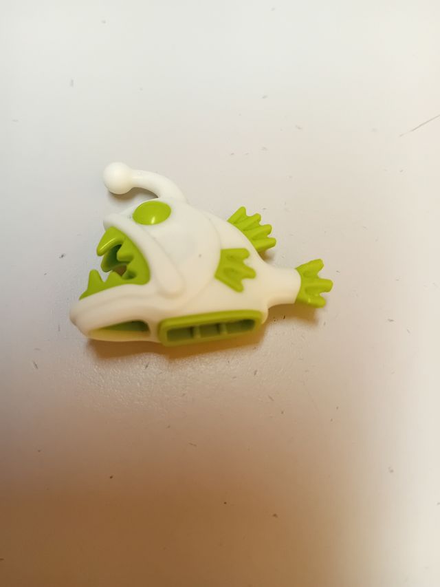 Figura pez abisal LEGO