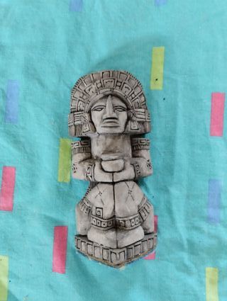 Statuina Maya in pietra