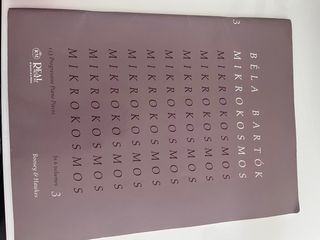 Varios libros de partituras de piano