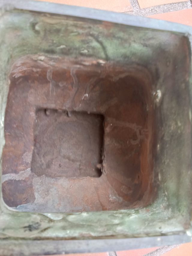 Jarrón bronce antiguo