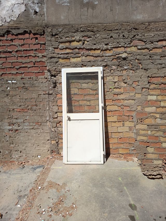 Puerta aluminio c/cristal 77x190cm