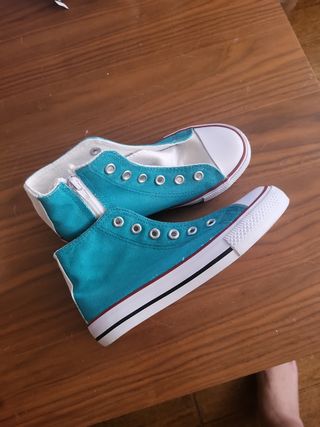 Zapatillas tipo Converse turquesa altas, talla 33