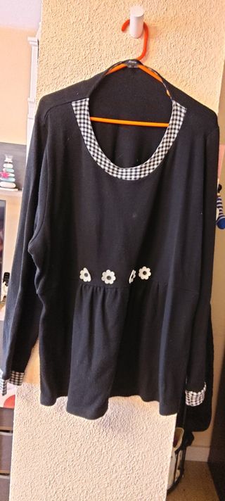 Blusa estampada talla 3 XL.