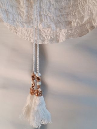 LIQUIDACIÓN: BLUSAS BLANCAS Y DORADAS. MUJER 