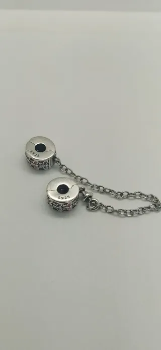Charm de plata