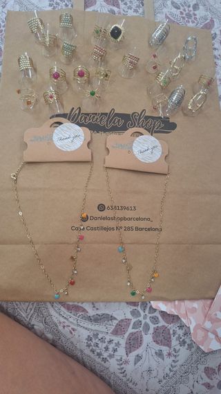 Collares bisutería
Anillos bisutería