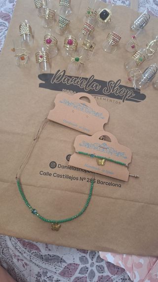 Collares bisutería
Anillos bisutería