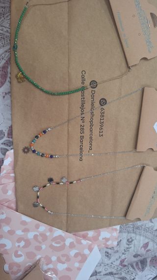 Collares bisutería
Anillos bisutería