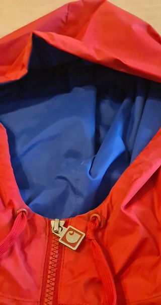 Chubasquero Carhartt azul-roja