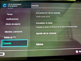 Nintendo Switch OLED Blanca con accesorios.