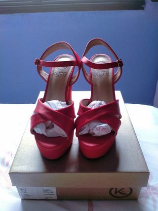 Zapatos de tacón (Talla 37)
