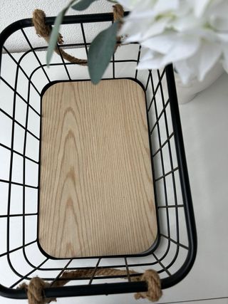 Cesta metálica asas cáñamo estilo industrial. 